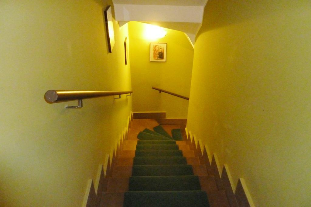 Hotel Sutrium Екстер'єр фото