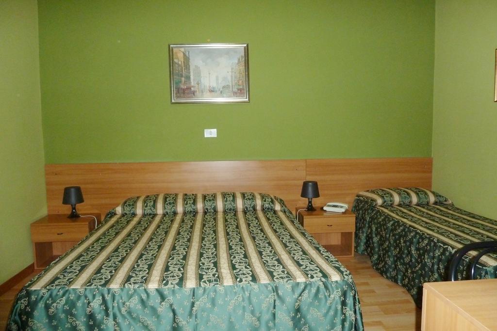 Hotel Sutrium Номер фото