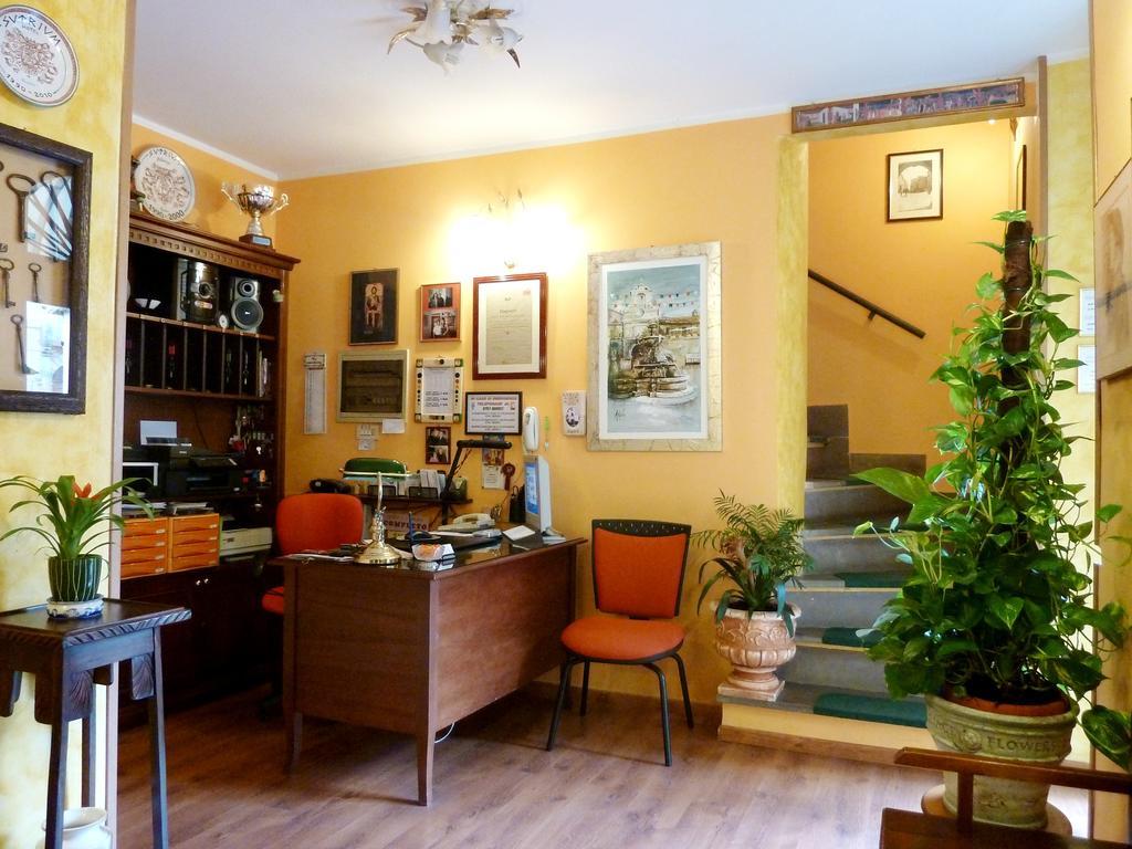 Hotel Sutrium Екстер'єр фото